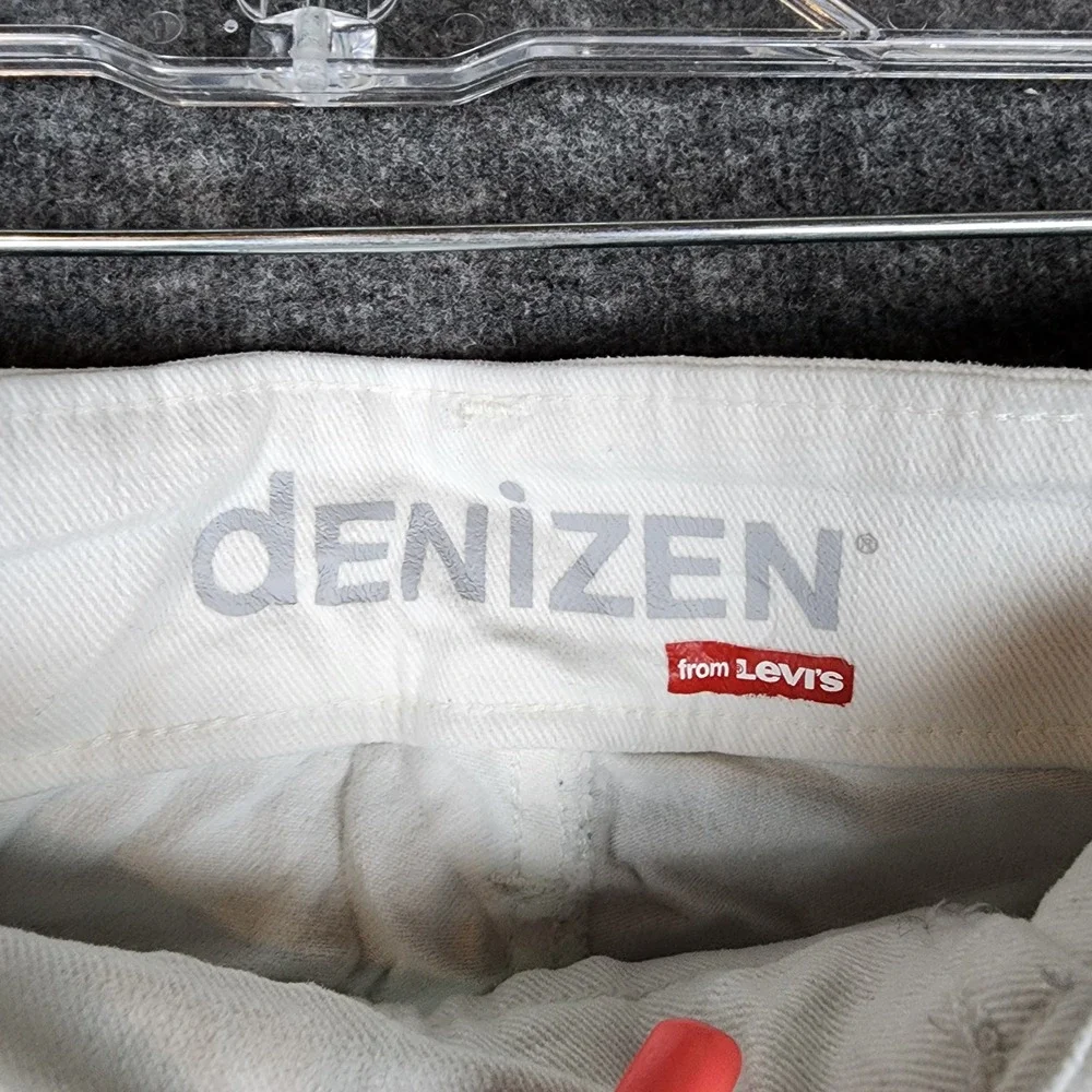Denizen from Levis Shorts Womens 6 White Cuffed Denim Mid Rise EUC